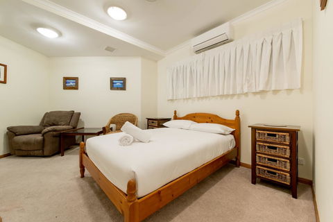 Paradise Penthouse At Waves - Airlie Beach - Holiday Sunshine Coast 14