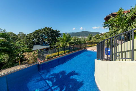 Paradise Penthouse At Waves - Airlie Beach - Holiday Sunshine Coast 0