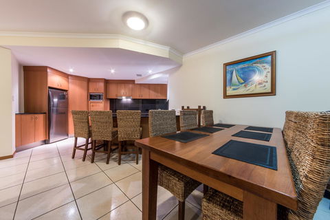 Paradise Penthouse At Waves - Airlie Beach - Holiday Sunshine Coast 5