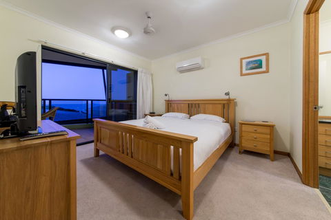 Paradise Penthouse At Waves - Airlie Beach - Holiday Sunshine Coast 13