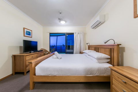 Paradise Penthouse At Waves - Airlie Beach - Holiday Sunshine Coast 15