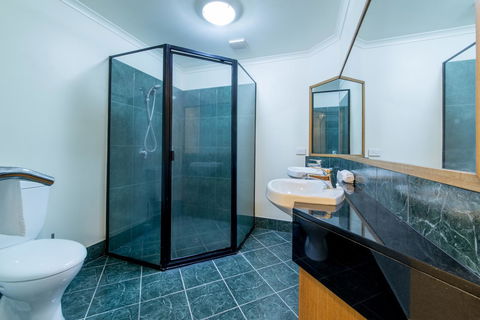Paradise Penthouse At Waves - Airlie Beach - Holiday Sunshine Coast 20