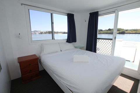 Coomera Houseboats - Sunshine Coast Tourism 14