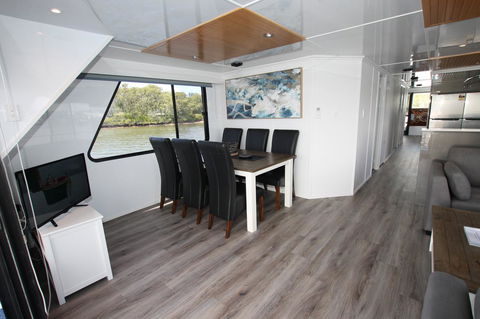 Coomera Houseboats - Sunshine Coast Tourism 36