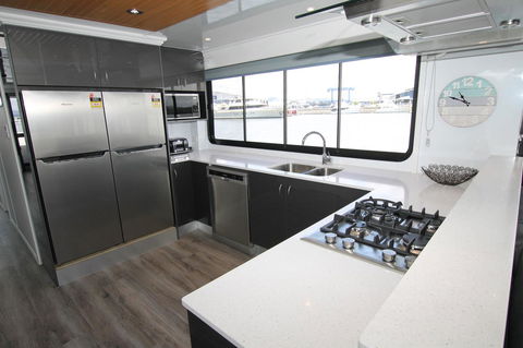 Coomera Houseboats - Sunshine Coast Tourism 37