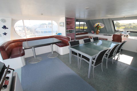 Coomera Houseboats - Sunshine Coast Tourism 19