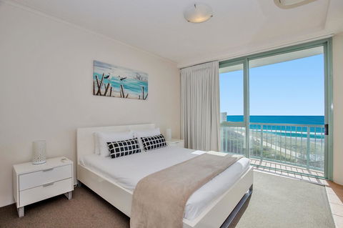 The Waterford On Main Beach - Holiday Sunshine Coast 23