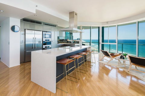 The Waterford On Main Beach - Holiday Sunshine Coast 8