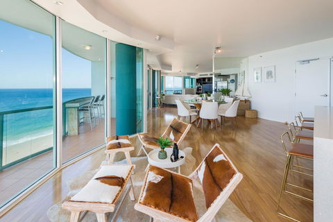 The Waterford On Main Beach - Holiday Sunshine Coast 6