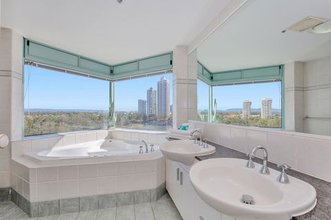 The Waterford On Main Beach - Holiday Sunshine Coast 21