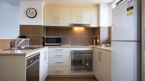 Swell Resort Burleigh Heads - Sunshine Coast Tourism 7