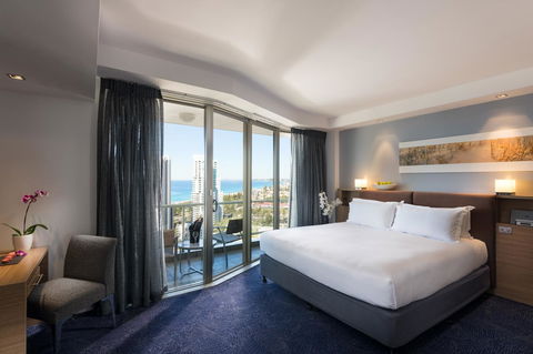 Sofitel Gold Coast Broadbeach - Holiday Sunshine Coast 3