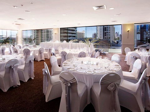 Sofitel Gold Coast Broadbeach - Holiday Sunshine Coast 36