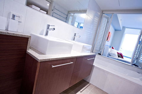 Lanai Riverside Apartments - Sunshine Coast Tourism 17