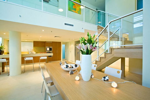 Lanai Riverside Apartments - Sunshine Coast Tourism 24