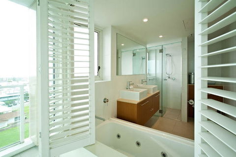 Lanai Riverside Apartments - Sunshine Coast Tourism 38