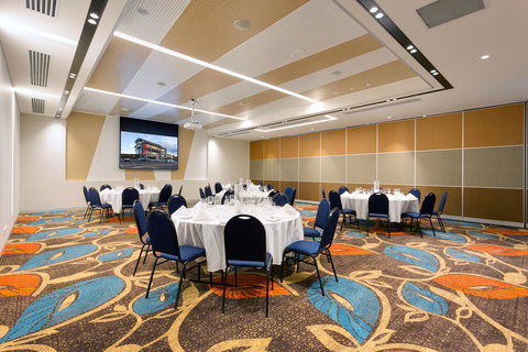 Calamvale Hotel Suites And Conference Centre - Sunshine Coast Tourism 7