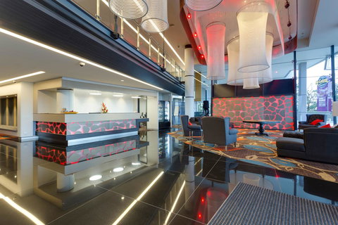 Calamvale Hotel Suites And Conference Centre - Sunshine Coast Tourism 6