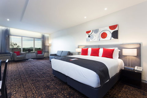 Calamvale Hotel Suites And Conference Centre - Sunshine Coast Tourism 5
