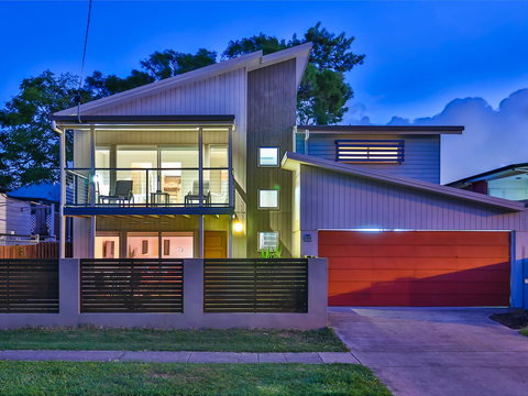 Hamilton Executive - Holiday Sunshine Coast 6