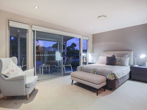 Hamilton Executive - Holiday Sunshine Coast 7