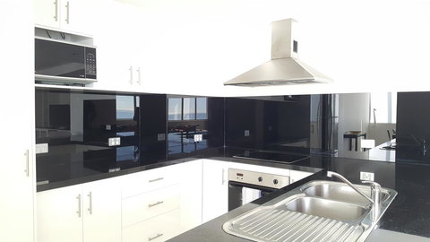 The Penthouses Apartments - Sunshine Coast Tourism 5