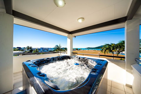 Portside Whitsunday Luxury Holiday Apartments - Sunshine Coast Tourism 3