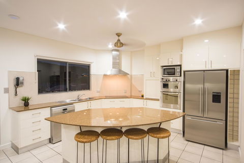 Portside Whitsunday Luxury Holiday Apartments - Sunshine Coast Tourism 25