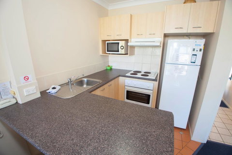 Island Beach Resort - Sunshine Coast Tourism 24