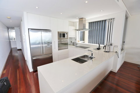 Dune On The Beach - Holiday Sunshine Coast 7