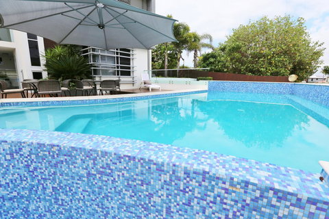 Dune On The Beach - Holiday Sunshine Coast 2