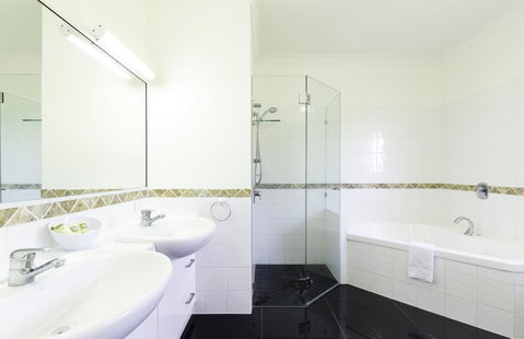 Toscana Village Resort - Sunshine Coast Tourism 28