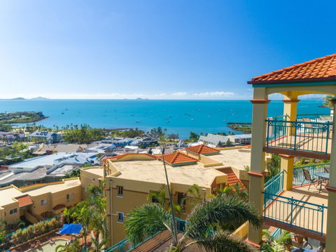 Toscana Village Resort - Sunshine Coast Tourism 0