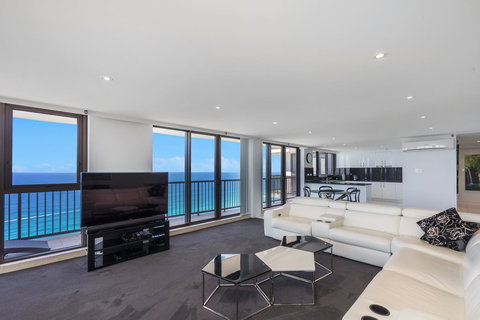 Surfers Aquarius On The Beach - Sunshine Coast Tourism 8