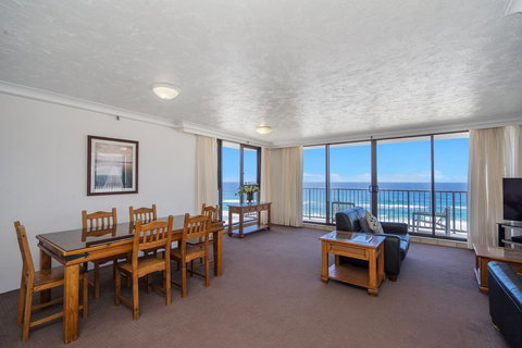 Surfers Aquarius On The Beach - Sunshine Coast Tourism 28