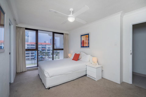 Surfers Aquarius On The Beach - Sunshine Coast Tourism 44