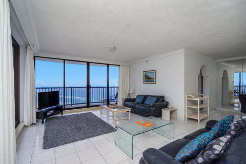 Surfers Aquarius On The Beach - Sunshine Coast Tourism 41