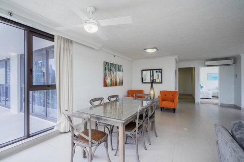 Surfers Aquarius On The Beach - Sunshine Coast Tourism 43