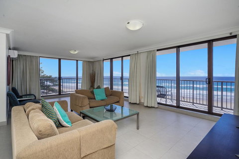 Surfers Aquarius On The Beach - Sunshine Coast Tourism 26