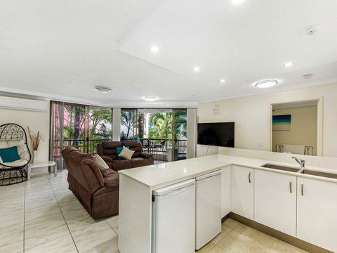 Enderley Gardens Resort - Sunshine Coast Tourism 2