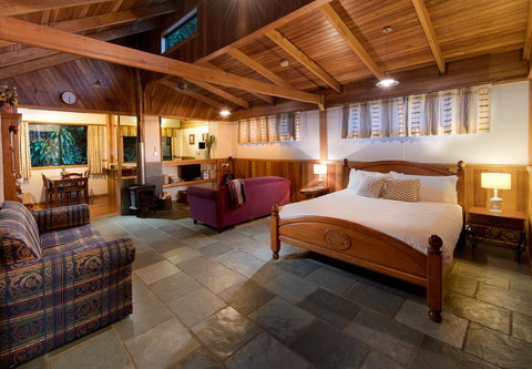 Sharlynn By The River - Holiday Sunshine Coast 0