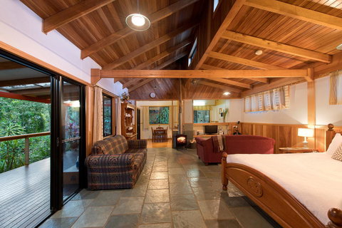 Sharlynn By The River - Holiday Sunshine Coast 15