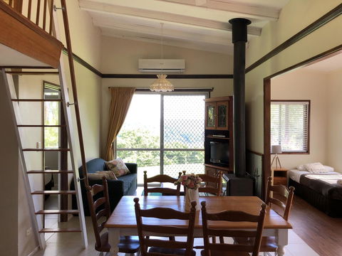Montville Holiday Apartments - Sunshine Coast Tourism 12