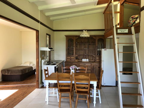 Montville Holiday Apartments - Sunshine Coast Tourism 13