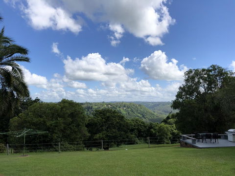 Montville Holiday Apartments - Sunshine Coast Tourism 10
