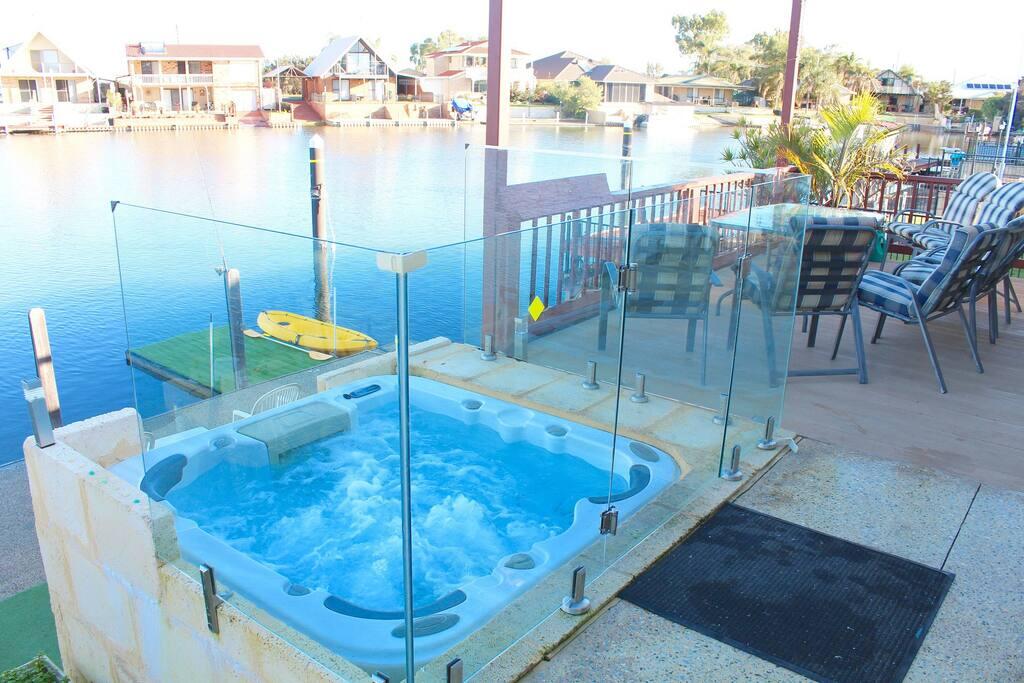  Sunshine Coast Tourism