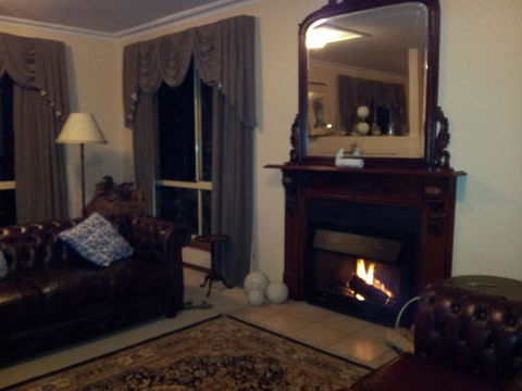 Waterview Gardens B&B - Holiday Sunshine Coast 3