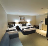 Wattle Grove Motel - Holiday Sunshine Coast