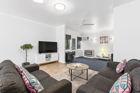 Wattle Grove Villa - Sunshine Coast Tourism 3