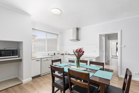 Wattle Grove Villa - Sunshine Coast Tourism 0